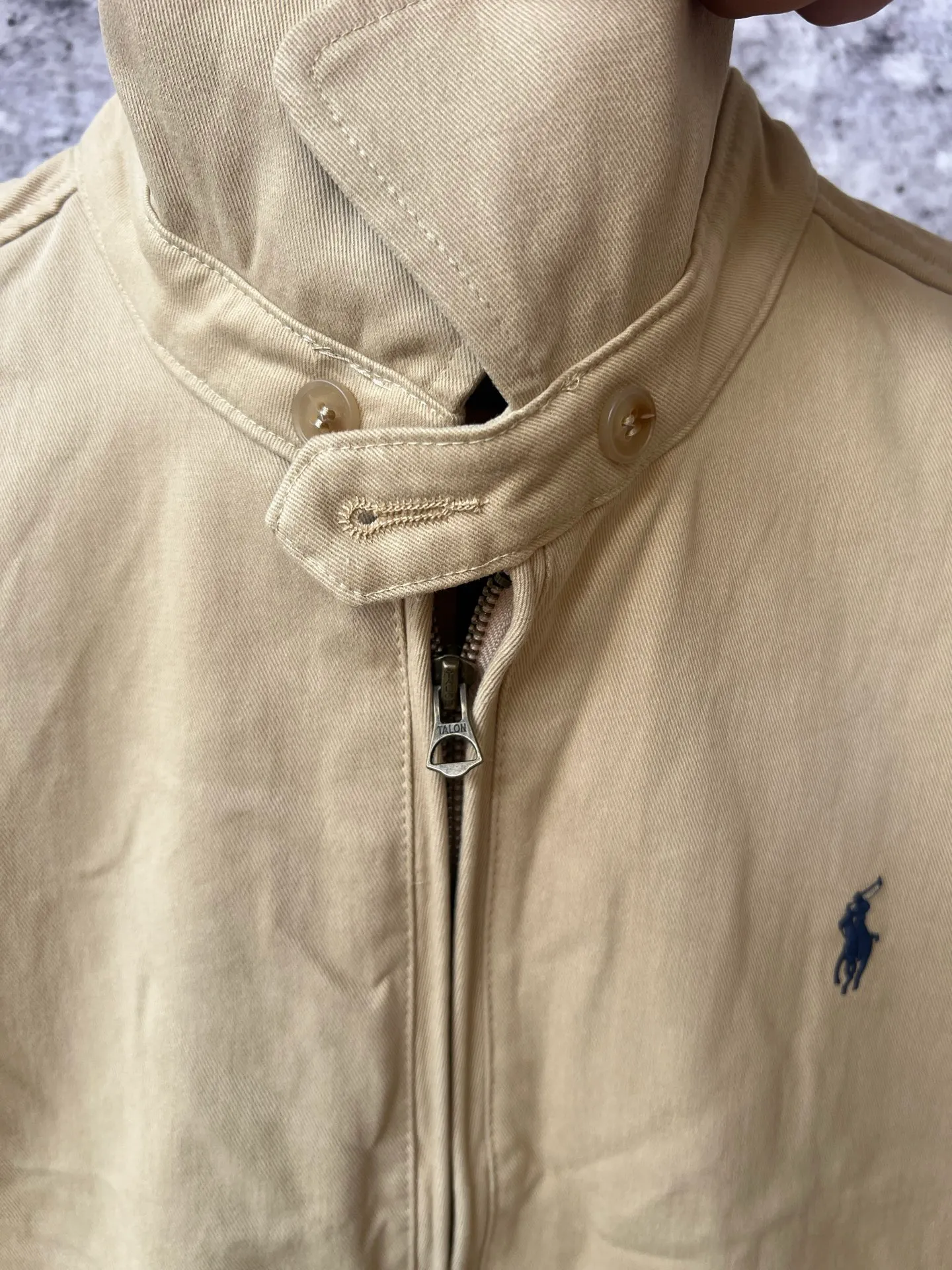 P310 Ralph Lauren autumn old style classic lapel women's twill washed jacket, a popular item in Xiaohongshu's major live broadcast rooms, pony embroidery on the chest, cracked printed letters on the sleeves, customized hardware accessories, and restored workmanship details